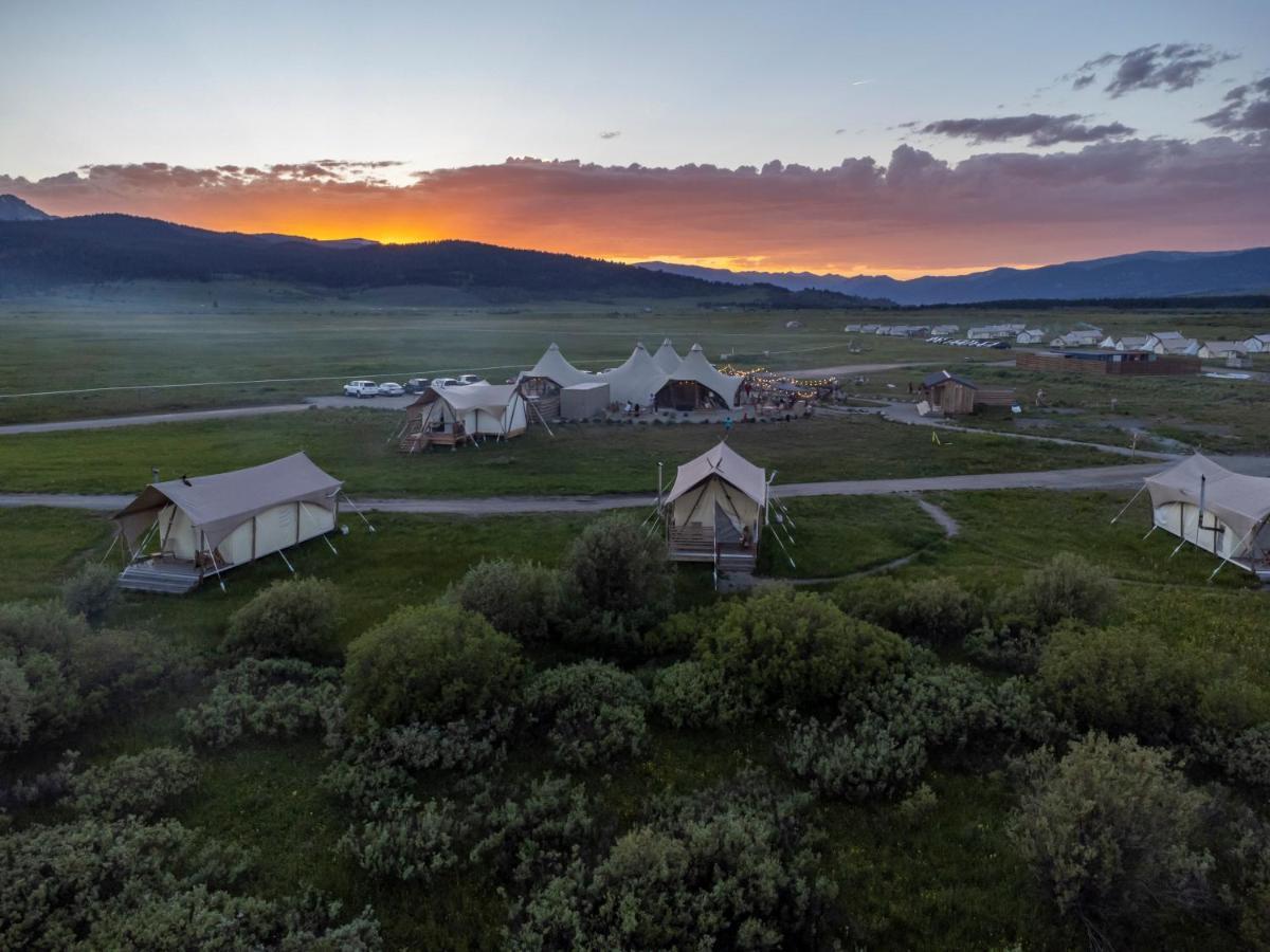 Under Canvas West Yellowstone Buitenkant foto