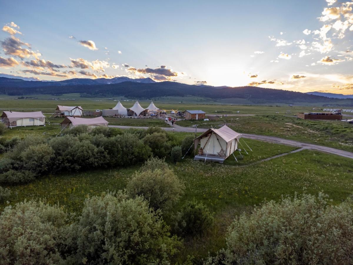 Under Canvas West Yellowstone Buitenkant foto