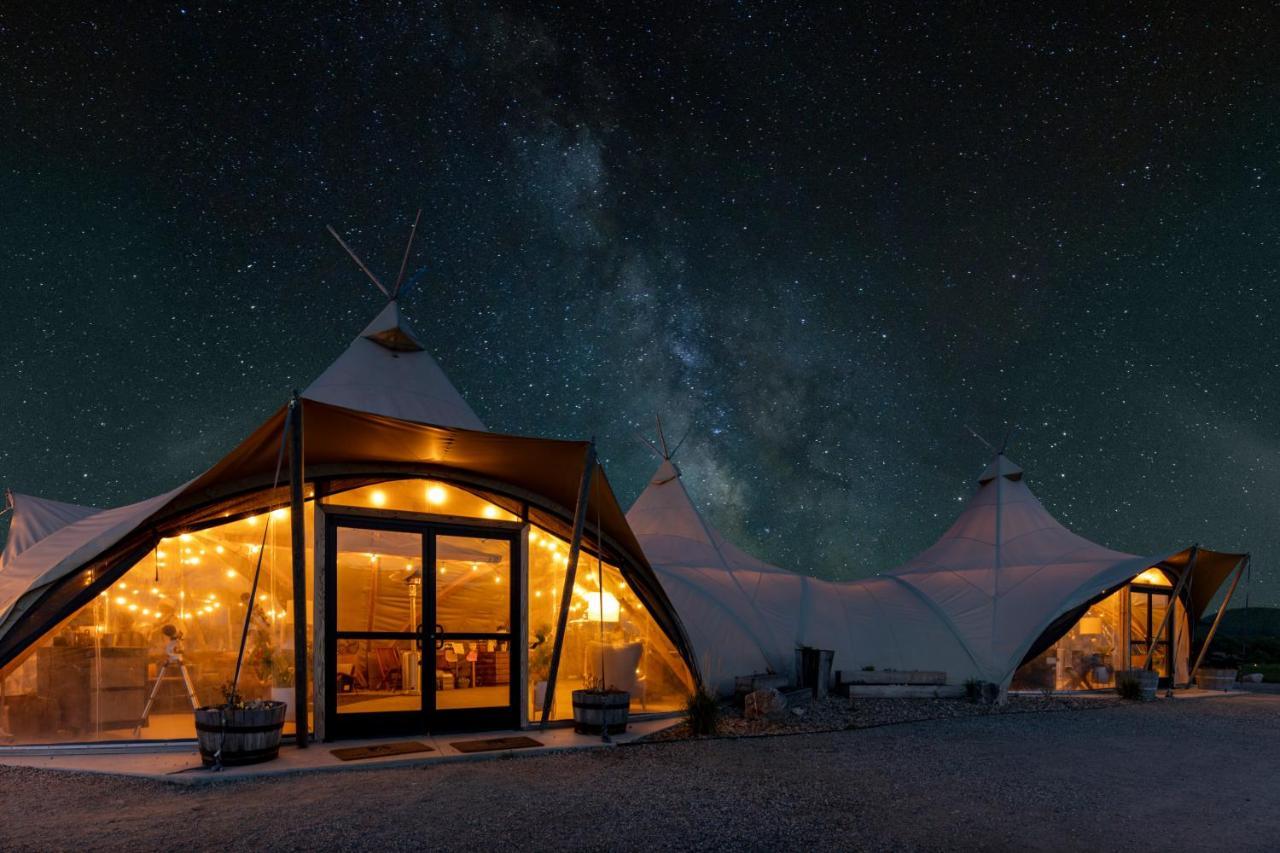 Under Canvas West Yellowstone Buitenkant foto