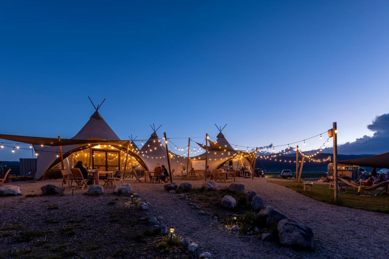 Under Canvas West Yellowstone Buitenkant foto