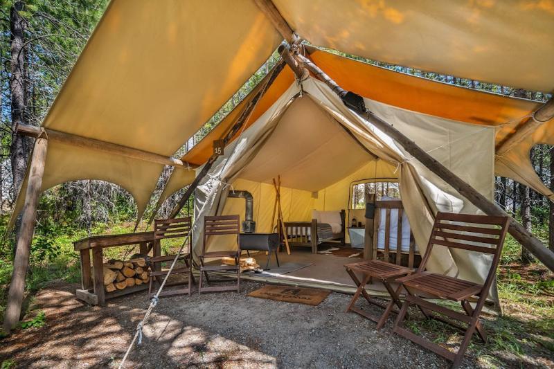 Under Canvas West Yellowstone Buitenkant foto